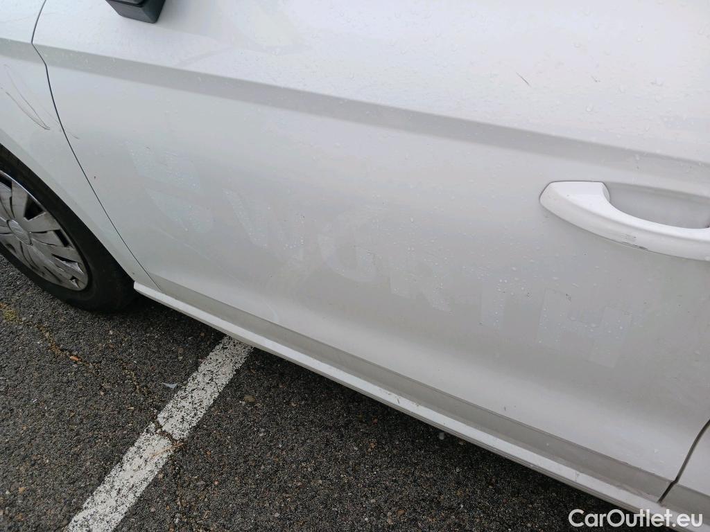  Seat  Ibiza SEAT  / 2017 / 5P / berlina con portón 1.0 MPI 59kW (80CV) Reference Plus(SP) #13