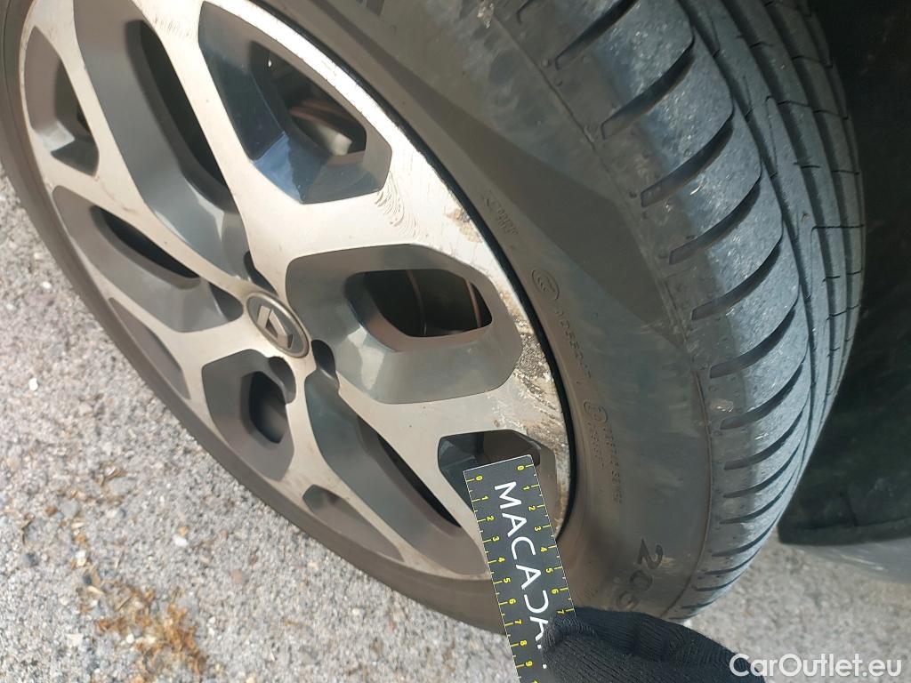  Renault  Captur RENAULT  / 2017 / 5P / crossover Zen TCe 66kW (90CV) -18 (CX) #4