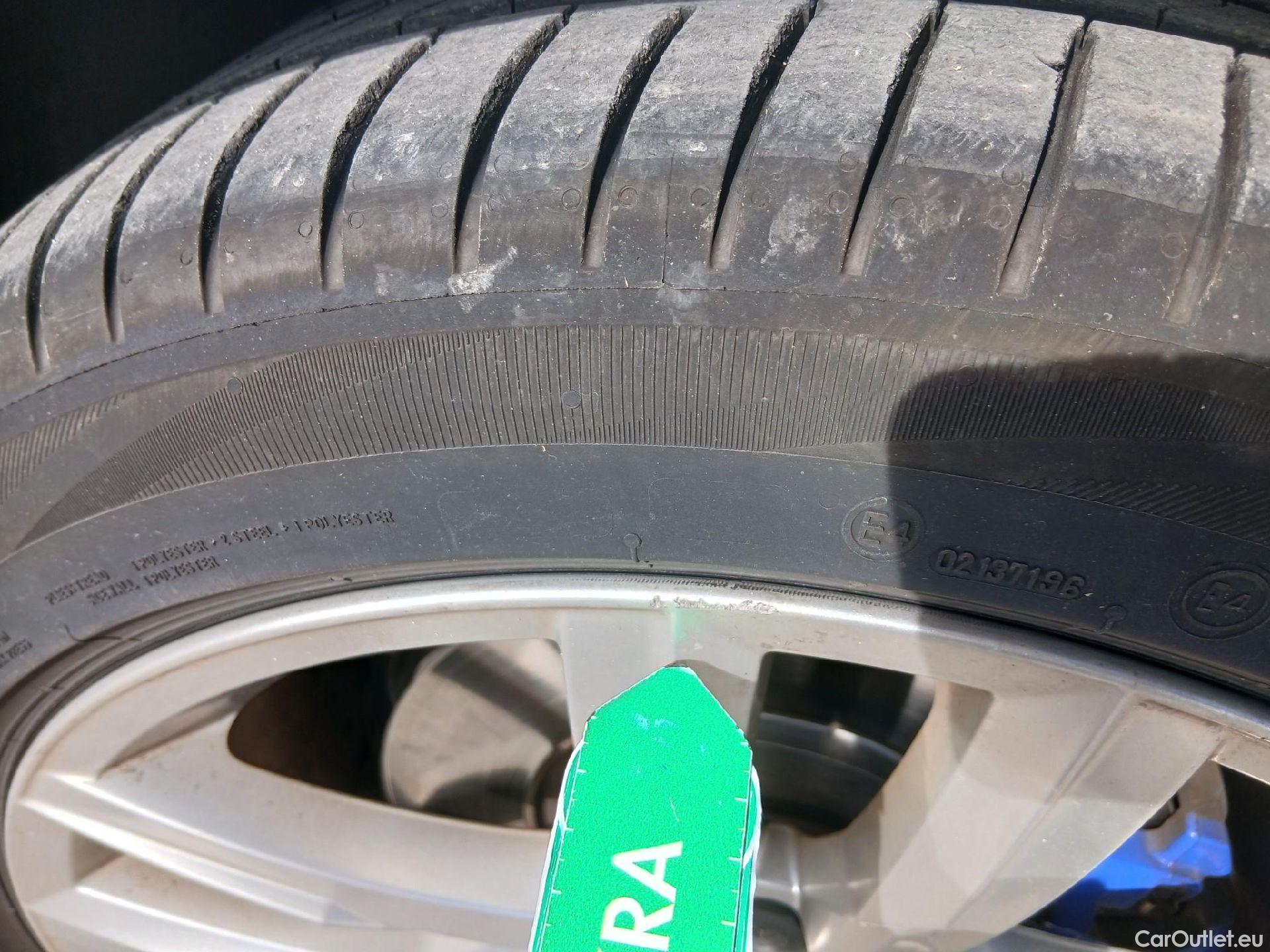  Volkswagen  Passat VOLKSWAGEN  / 2019 / 5P / familiar Variant GTE 1.4 TSI e-Power 115kW + 85kW #11