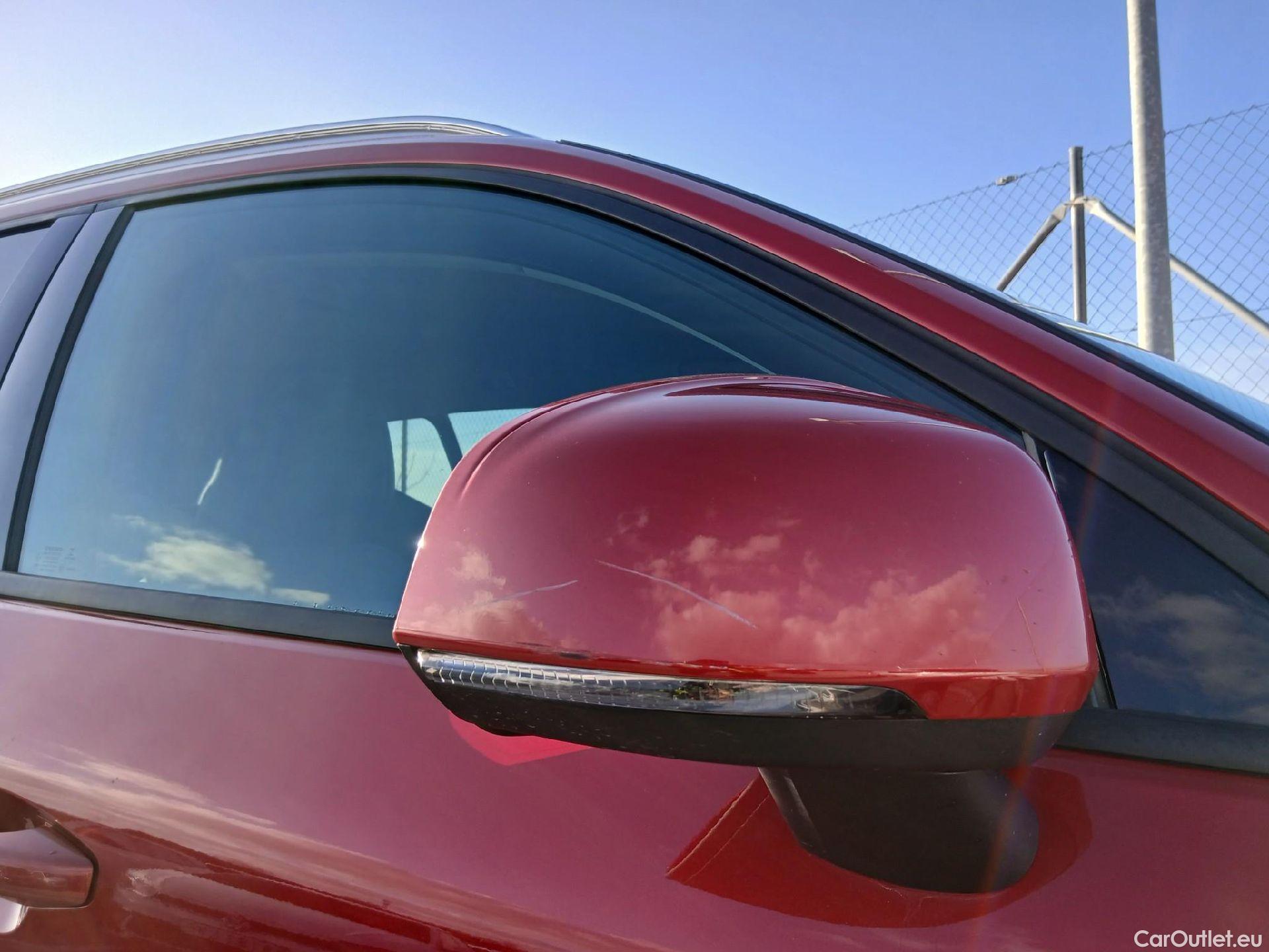  Volvo  XC 40 VOLVO XC40 / 2017 / 5P / todoterreno 2.0 D4 AWD Momentum Auto #32