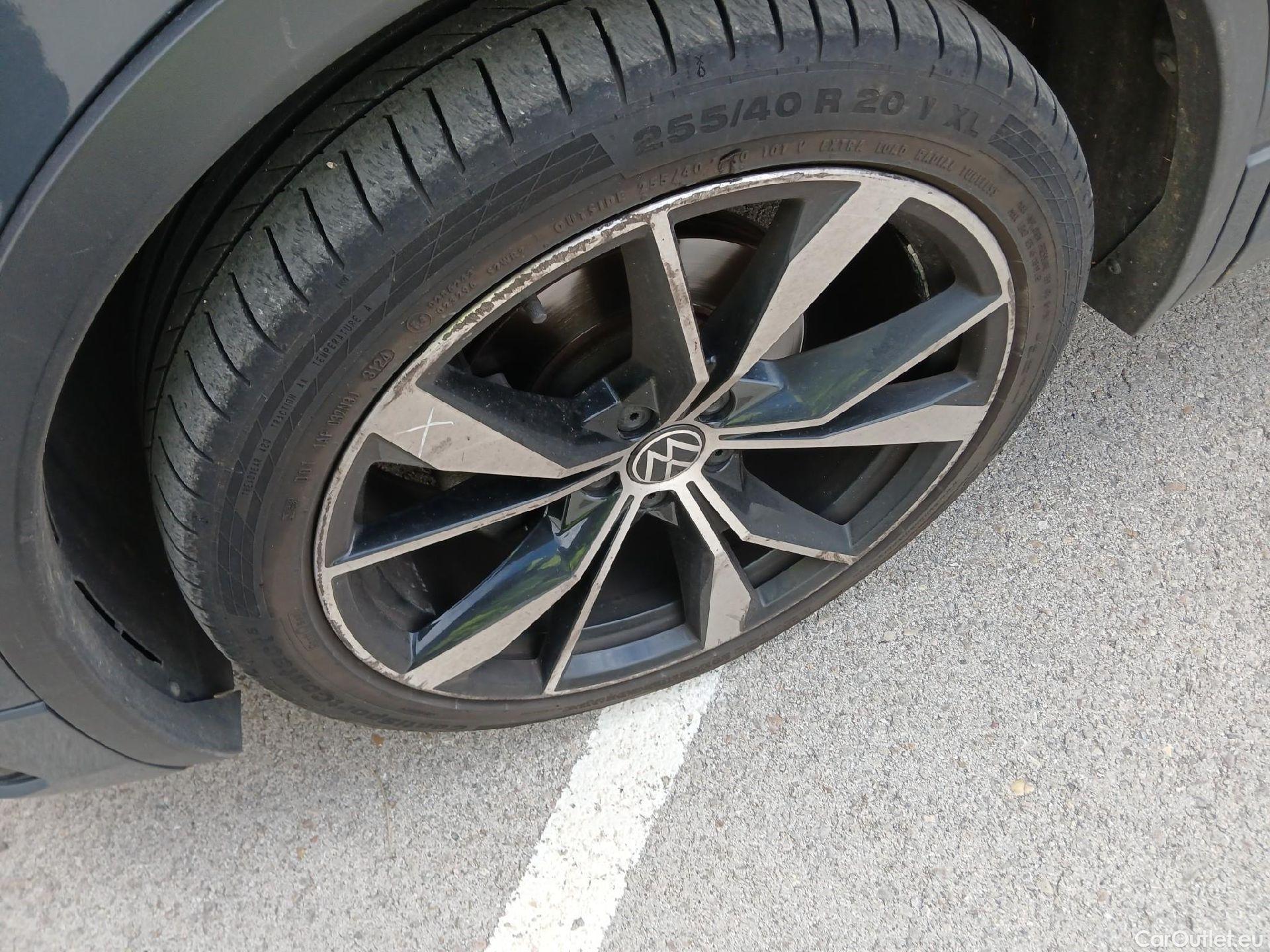  Volkswagen  Tiguan VOLKSWAGEN  / 2020 / 5P / todoterreno R-Line 2.0 TDI 110kW (150CV) DSG #19