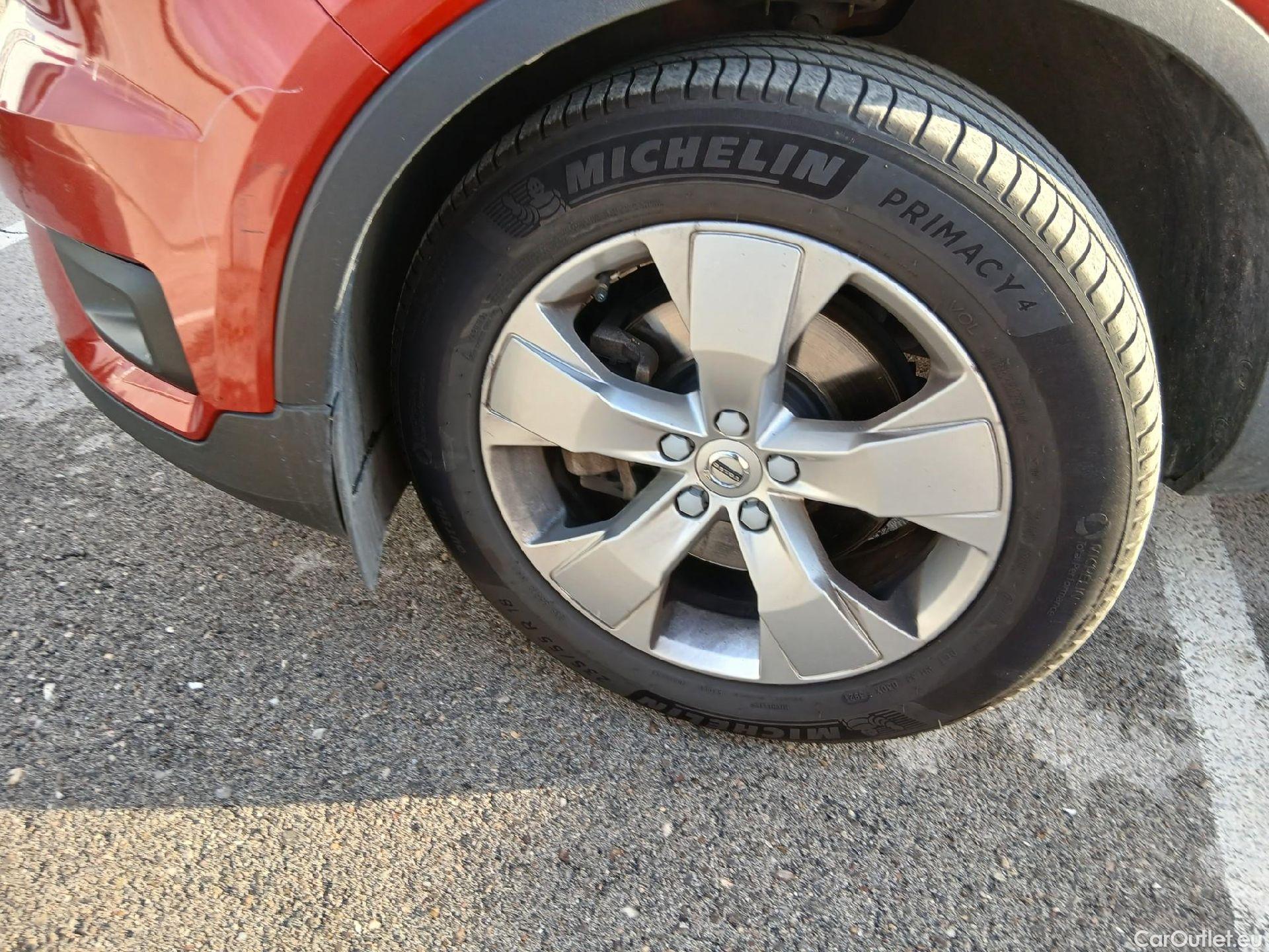  Volvo  XC 40 VOLVO XC40 / 2017 / 5P / todoterreno 2.0 D4 AWD Momentum Auto #7