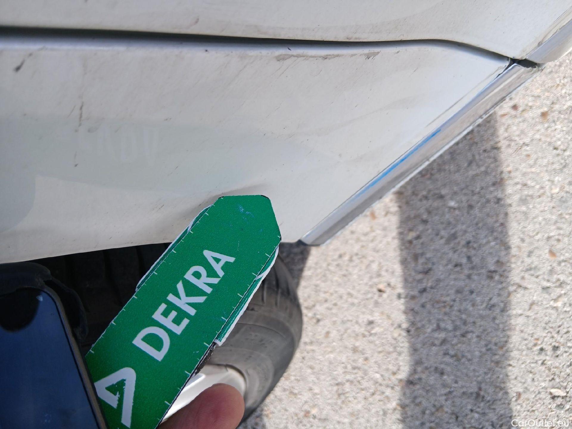  Volkswagen  Passat VOLKSWAGEN  / 2019 / 5P / familiar Variant GTE 1.4 TSI e-Power 115kW + 85kW #25