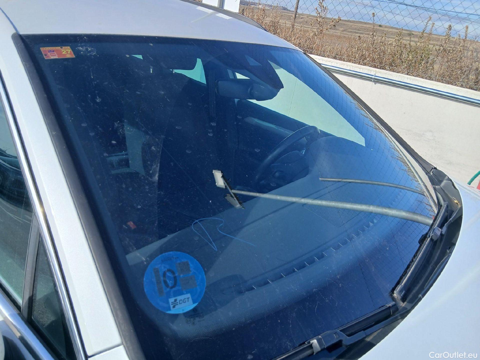  Volkswagen  Passat VOLKSWAGEN  / 2019 / 5P / familiar Variant GTE 1.4 TSI e-Power 115kW + 85kW #12