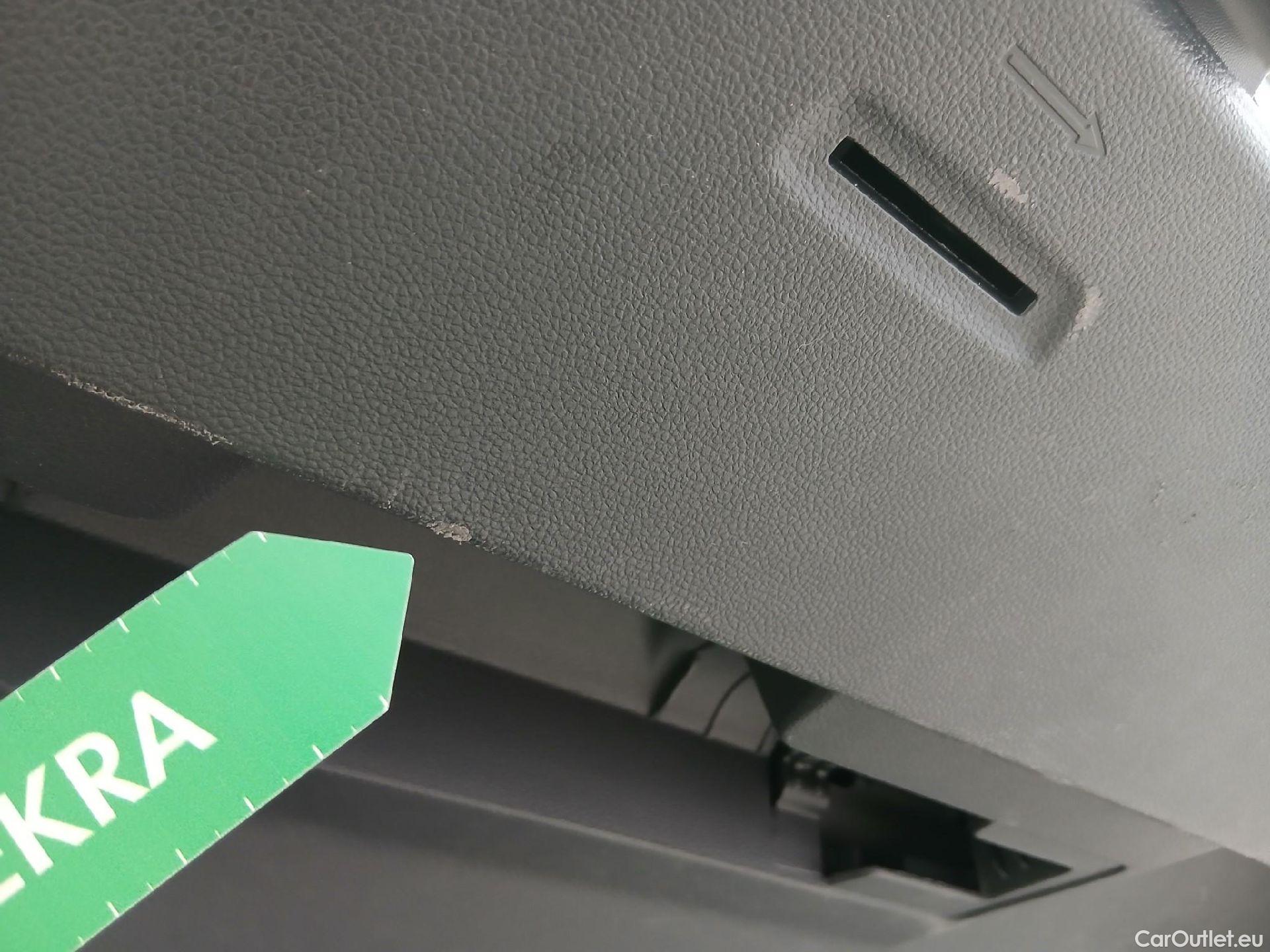  Volkswagen  Golf  VOLKSWAGEN / 2020 / 5P / berlina con portón 2.0 TDI 85kW (115CV) #10