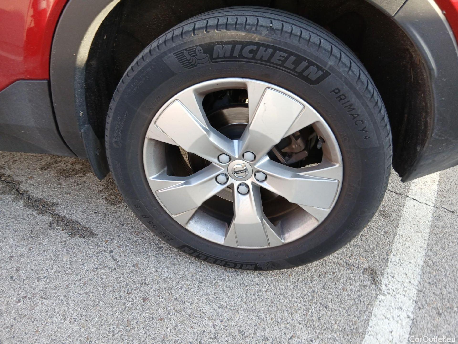  Volvo  XC 40 VOLVO XC40 / 2017 / 5P / todoterreno 2.0 D4 AWD Momentum Auto #19