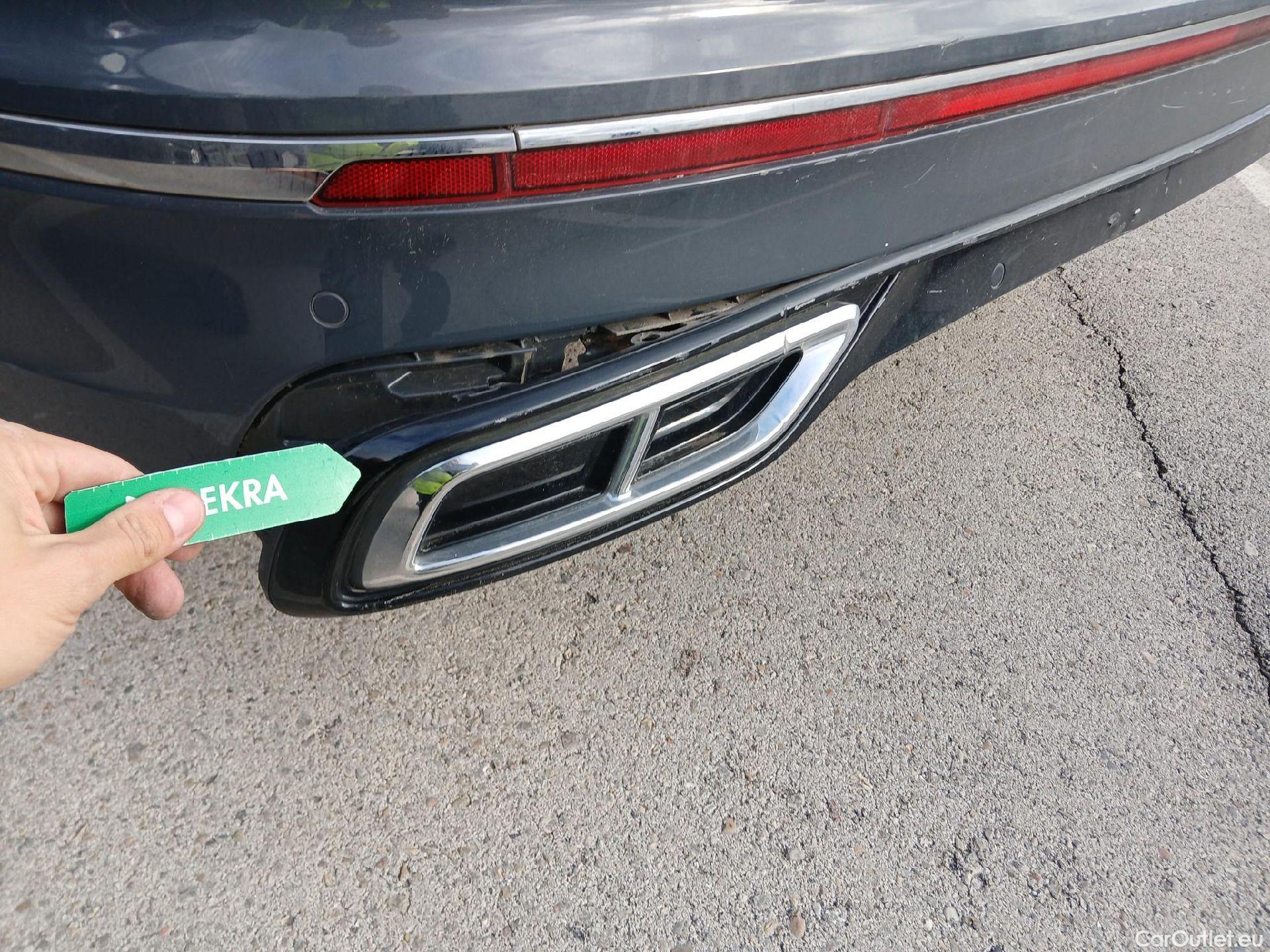  Volkswagen  Tiguan VOLKSWAGEN  / 2020 / 5P / todoterreno R-Line 2.0 TDI 110kW (150CV) DSG #47