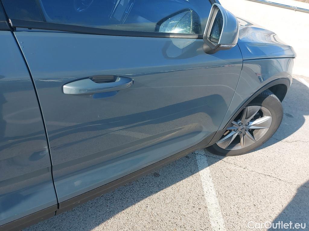  Volvo  XC 40 VOLVO XC40 / 2021 / 5P / todoterreno 2.0 B3 G Core Auto #3