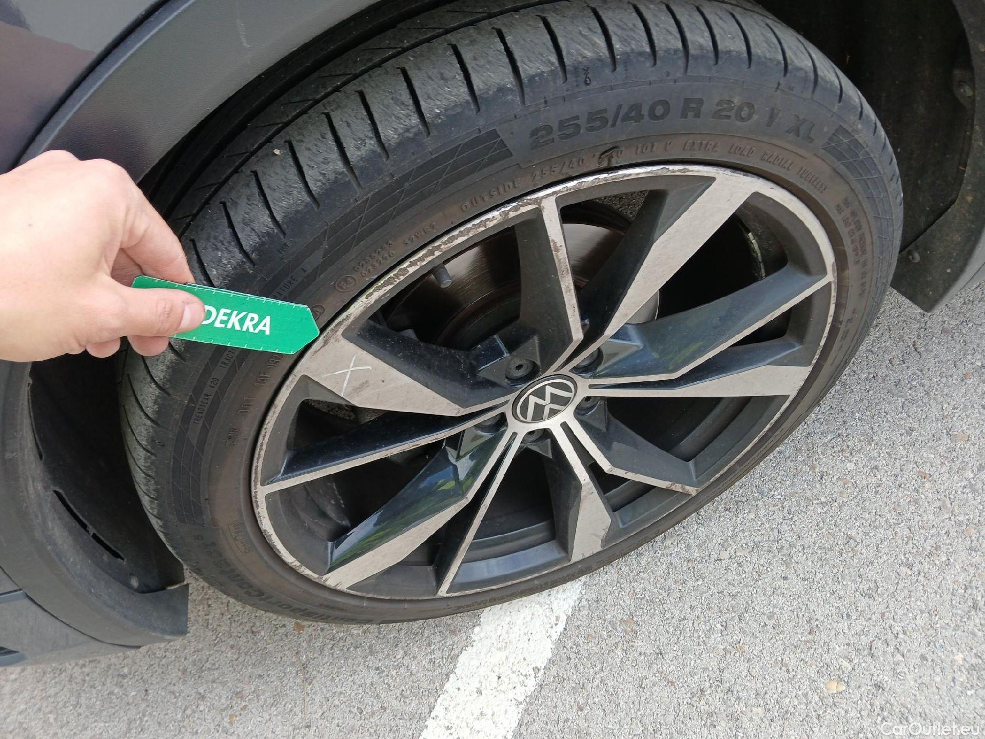  Volkswagen  Tiguan VOLKSWAGEN  / 2020 / 5P / todoterreno R-Line 2.0 TDI 110kW (150CV) DSG #18