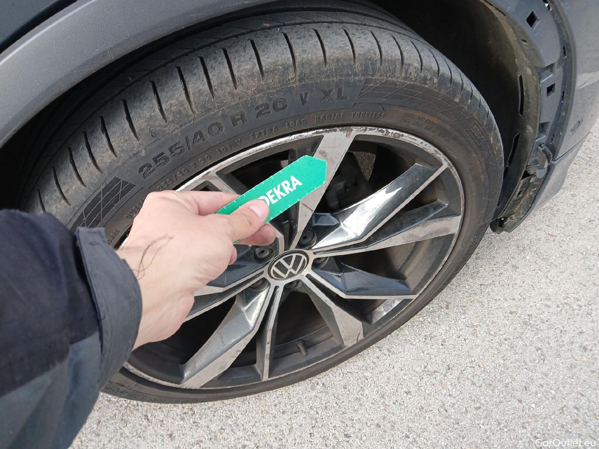  Volkswagen  Tiguan VOLKSWAGEN  / 2020 / 5P / todoterreno R-Line 2.0 TDI 110kW (150CV) DSG #80