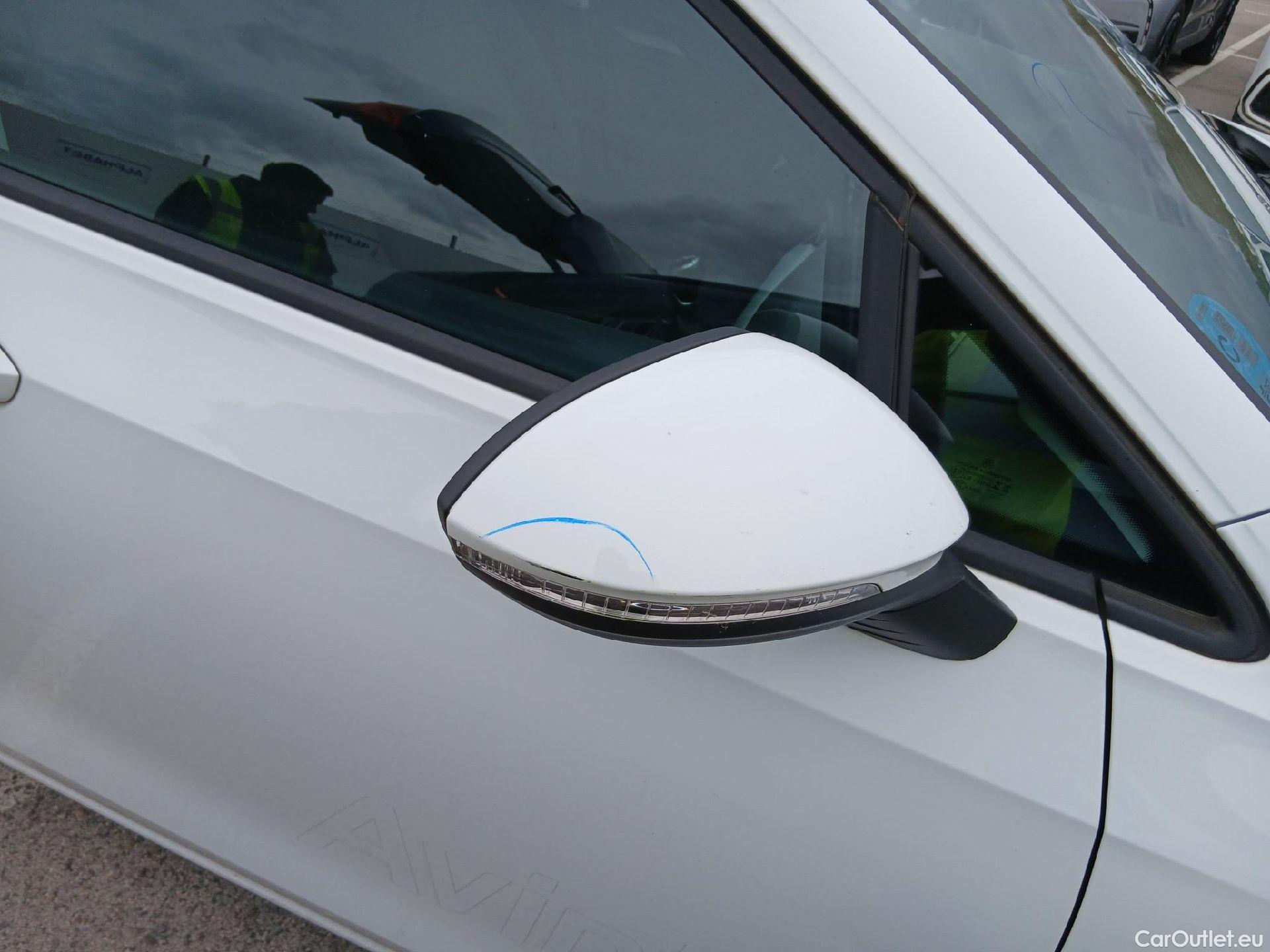  Volkswagen  Golf  VOLKSWAGEN / 2020 / 5P / berlina con portón 2.0 TDI 85kW (115CV) #30