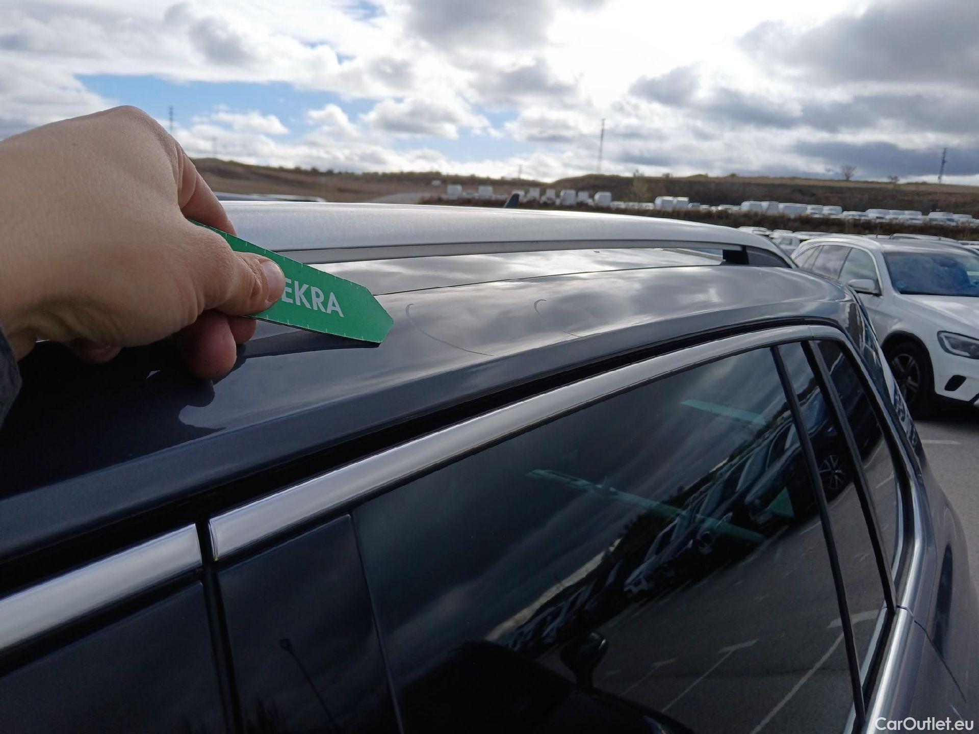  Volkswagen  Tiguan VOLKSWAGEN  / 2020 / 5P / todoterreno R-Line 2.0 TDI 110kW (150CV) DSG #33