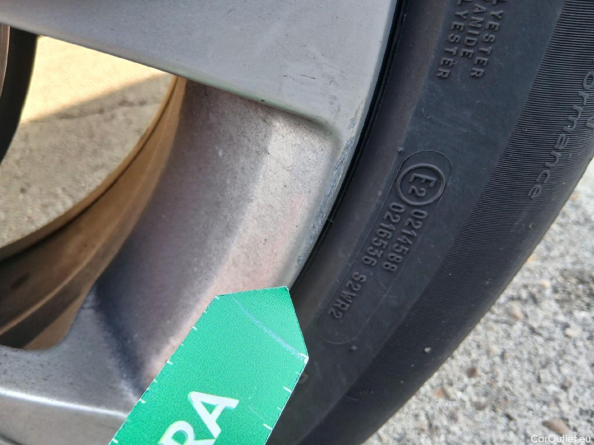  Volvo  XC 40 VOLVO XC40 / 2017 / 5P / todoterreno 2.0 D4 AWD Momentum Auto #20