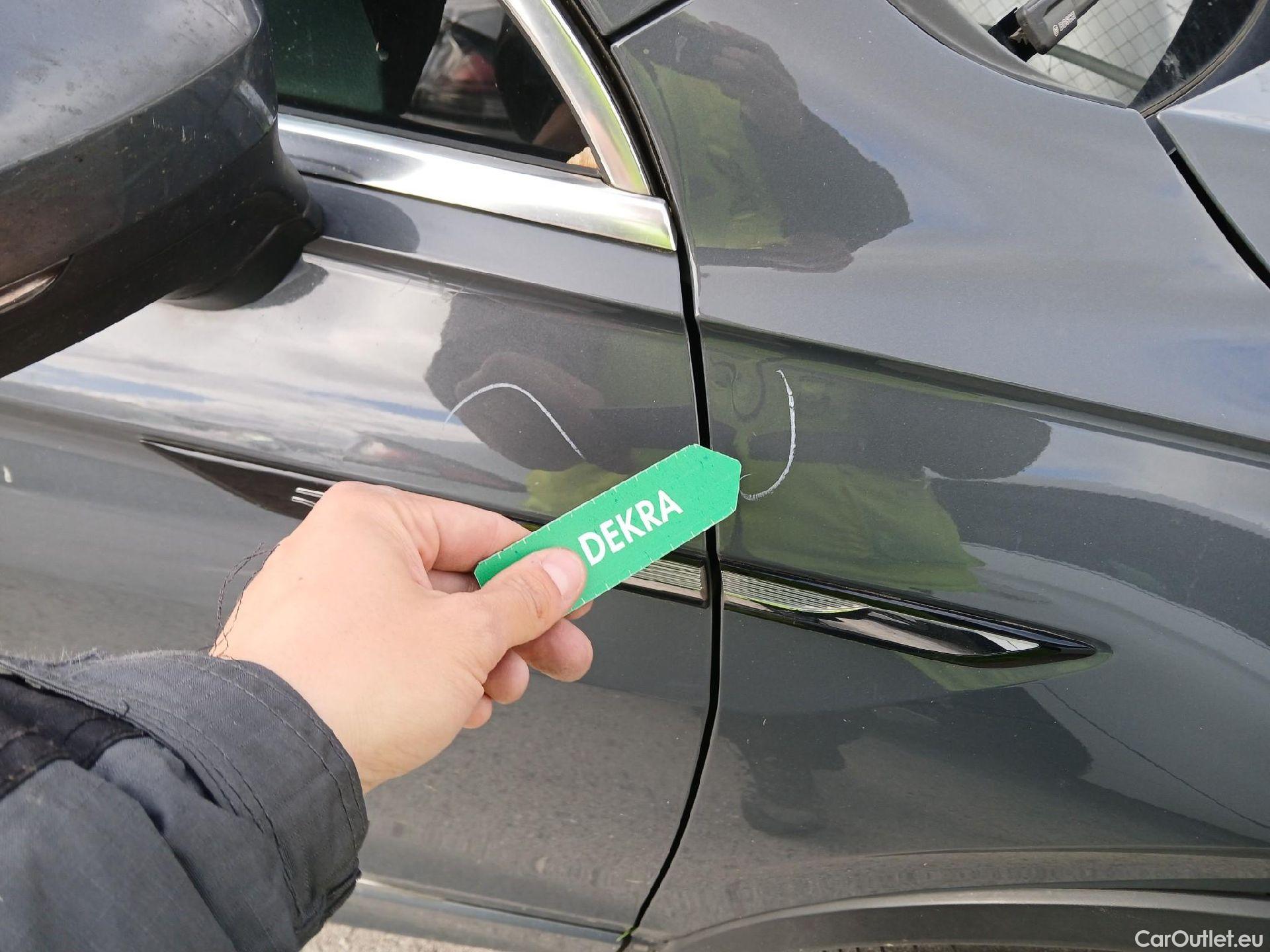  Volkswagen  Tiguan VOLKSWAGEN  / 2020 / 5P / todoterreno R-Line 2.0 TDI 110kW (150CV) DSG #73