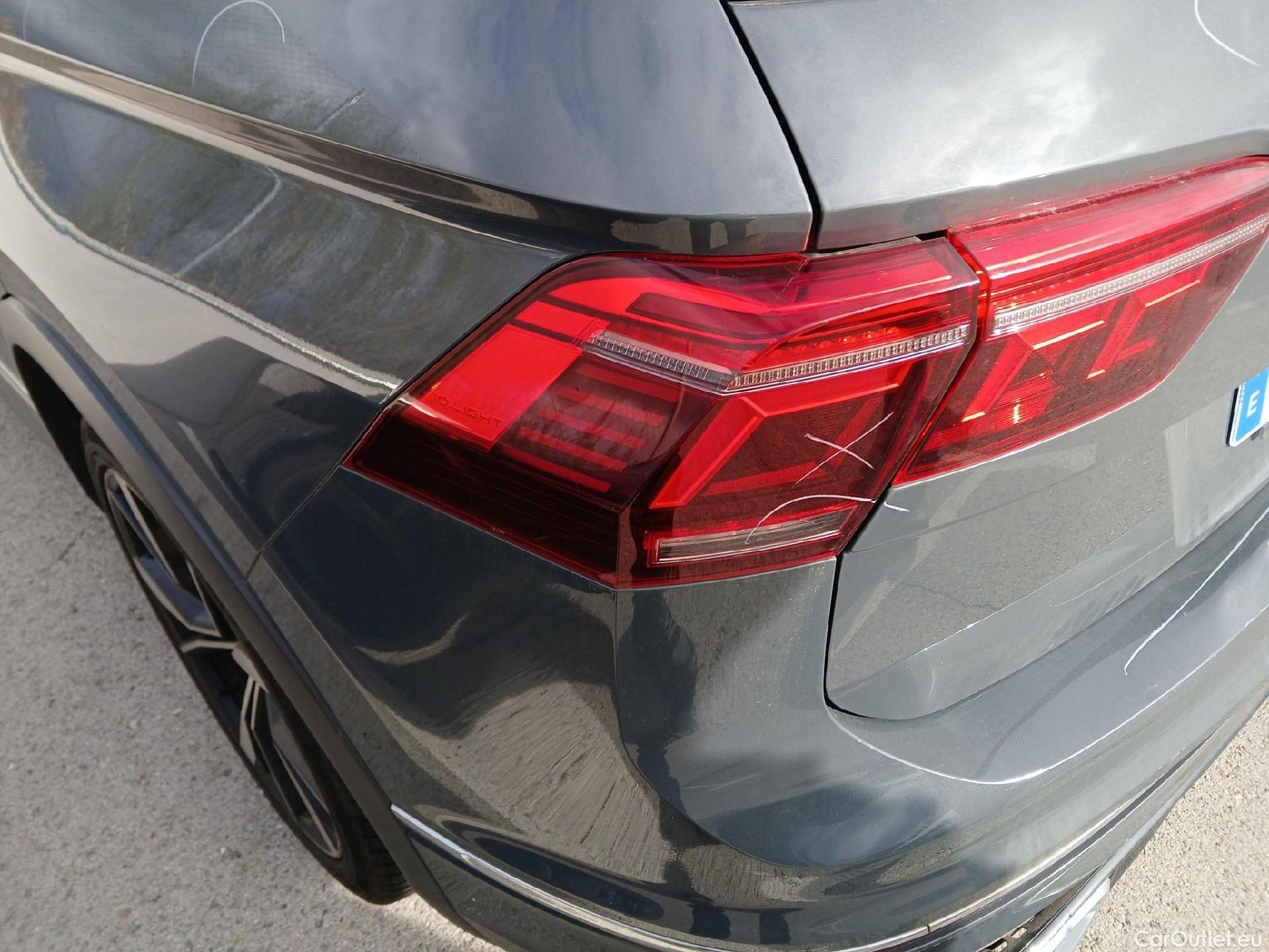  Volkswagen  Tiguan VOLKSWAGEN  / 2020 / 5P / todoterreno R-Line 2.0 TDI 110kW (150CV) DSG #42