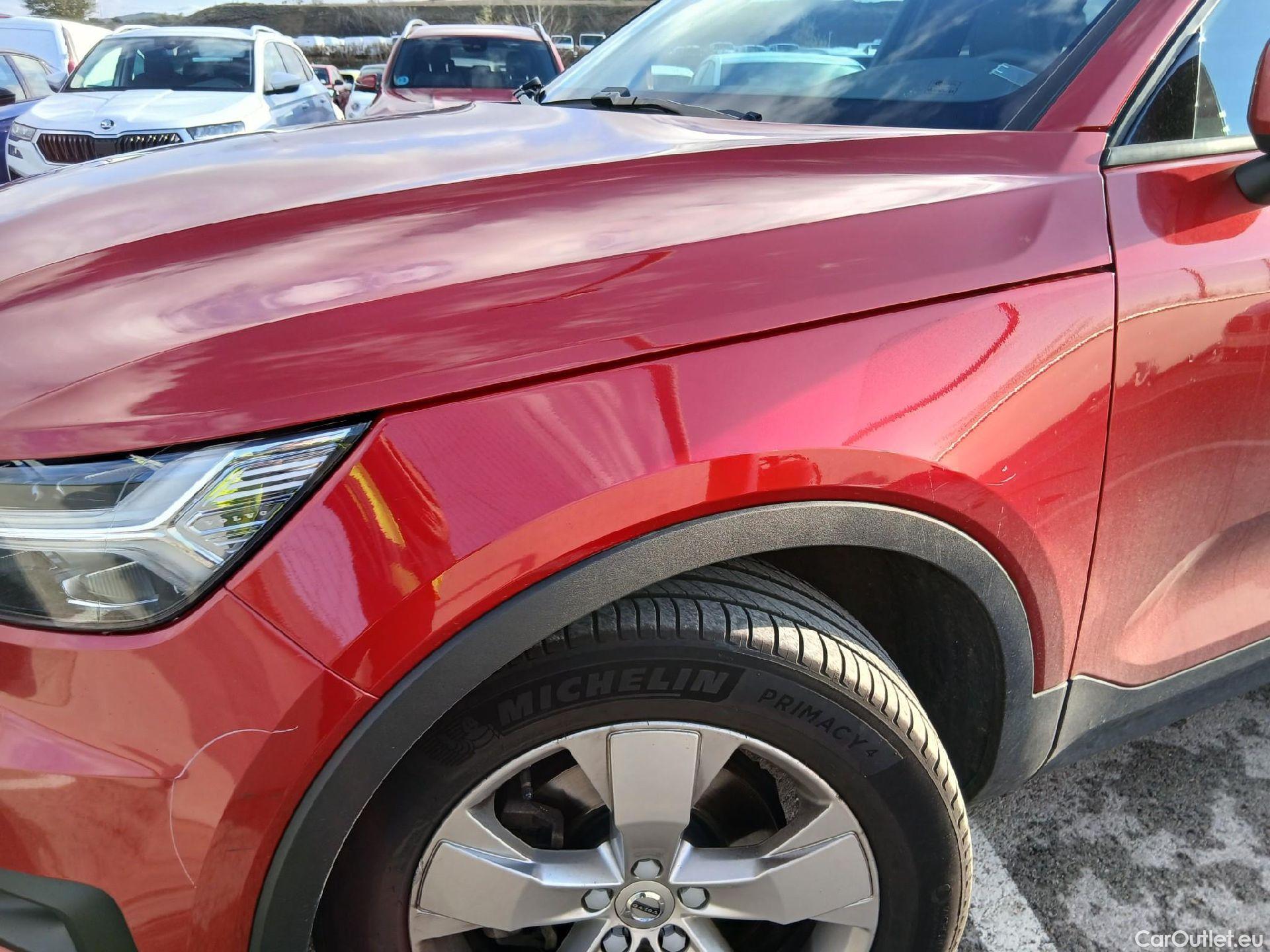  Volvo  XC 40 VOLVO XC40 / 2017 / 5P / todoterreno 2.0 D4 AWD Momentum Auto #9