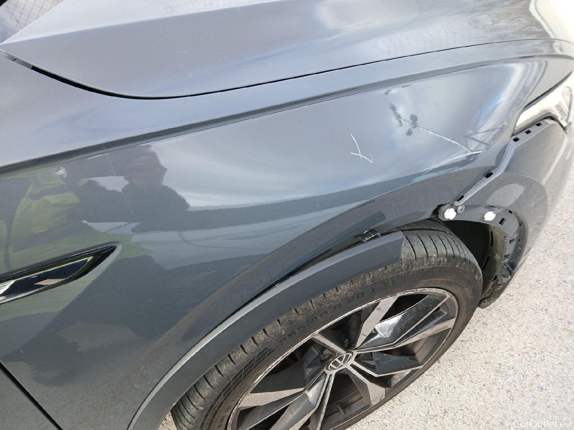  Volkswagen  Tiguan VOLKSWAGEN  / 2020 / 5P / todoterreno R-Line 2.0 TDI 110kW (150CV) DSG #75