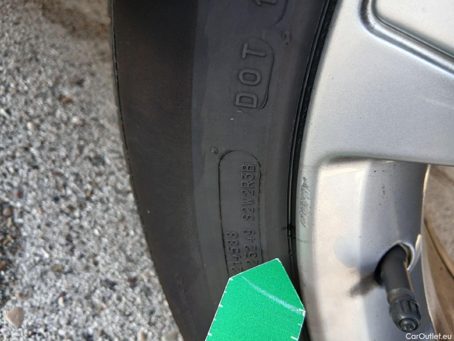  Volvo  XC 40 VOLVO XC40 / 2017 / 5P / todoterreno 2.0 D4 AWD Momentum Auto #39