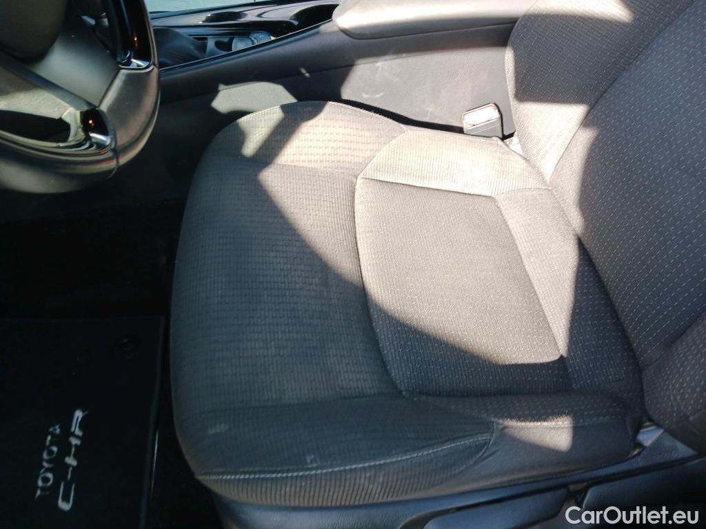  Toyota  C-HR TOYOTA  / 2016 / 5P / todoterreno 1.8 125H Advance (CX) #17