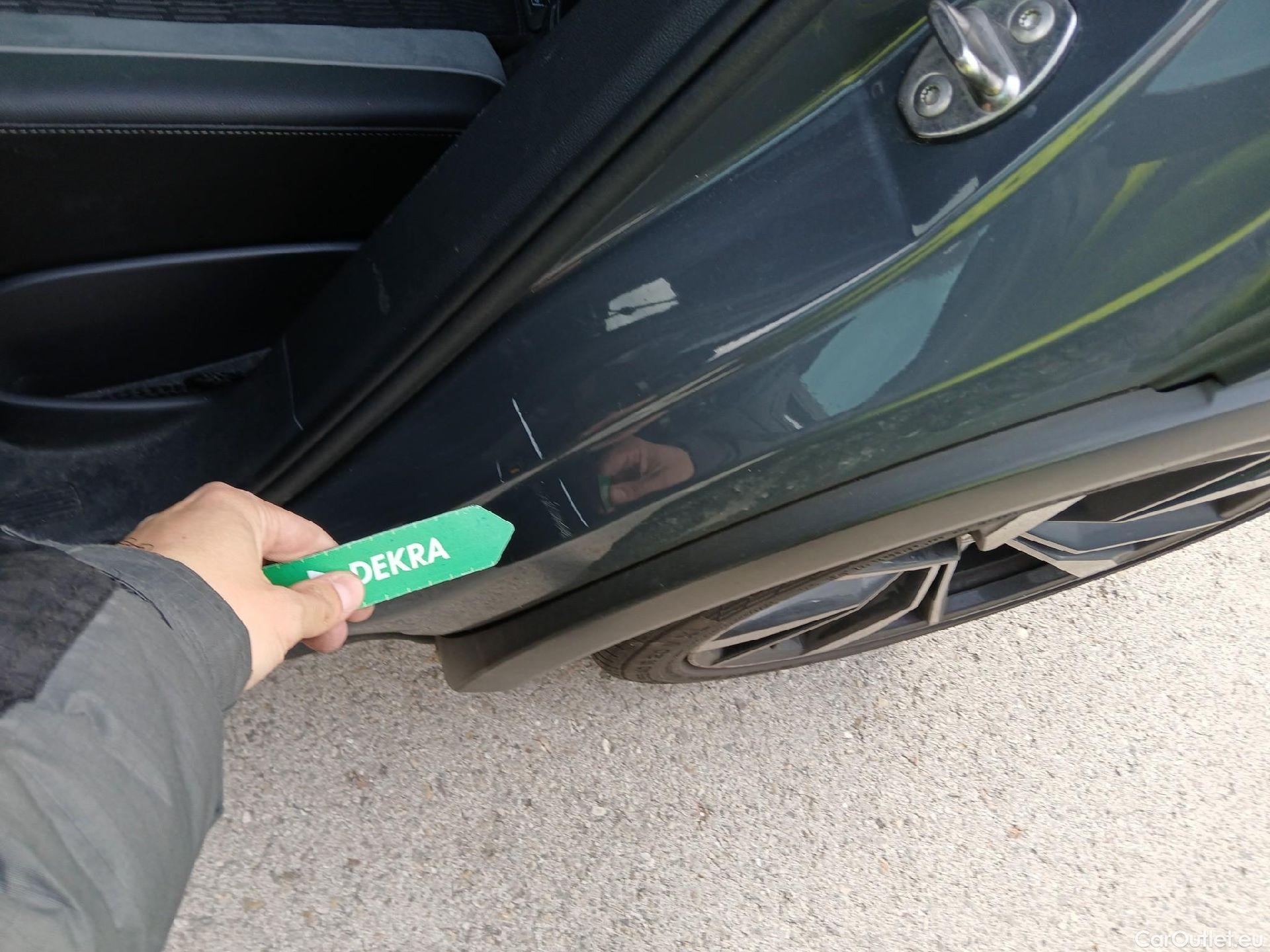  Volkswagen  Tiguan VOLKSWAGEN  / 2020 / 5P / todoterreno R-Line 2.0 TDI 110kW (150CV) DSG #31