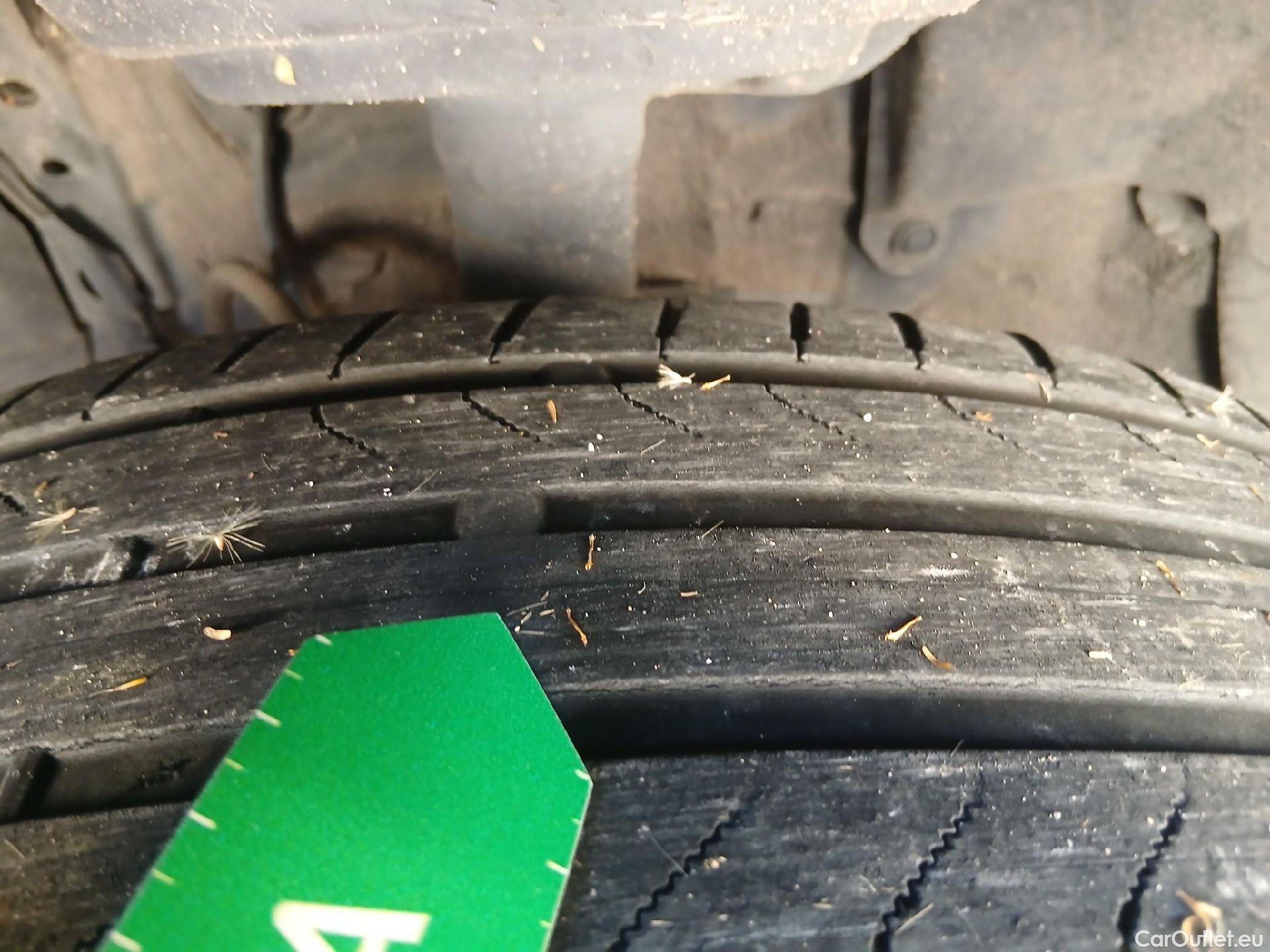  Toyota  RAV4 TOYOTA  / 2018 / 5P / todoterreno 2.5l 220H Advance #1