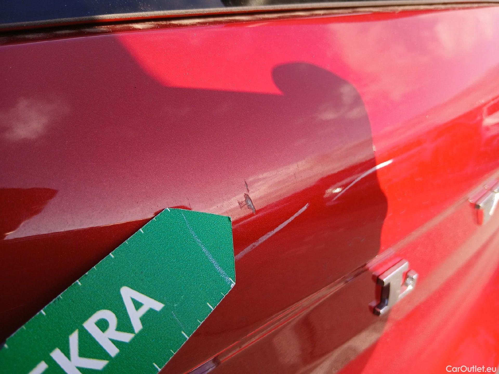  Volvo  XC 40 VOLVO XC40 / 2017 / 5P / todoterreno 2.0 D4 AWD Momentum Auto #22