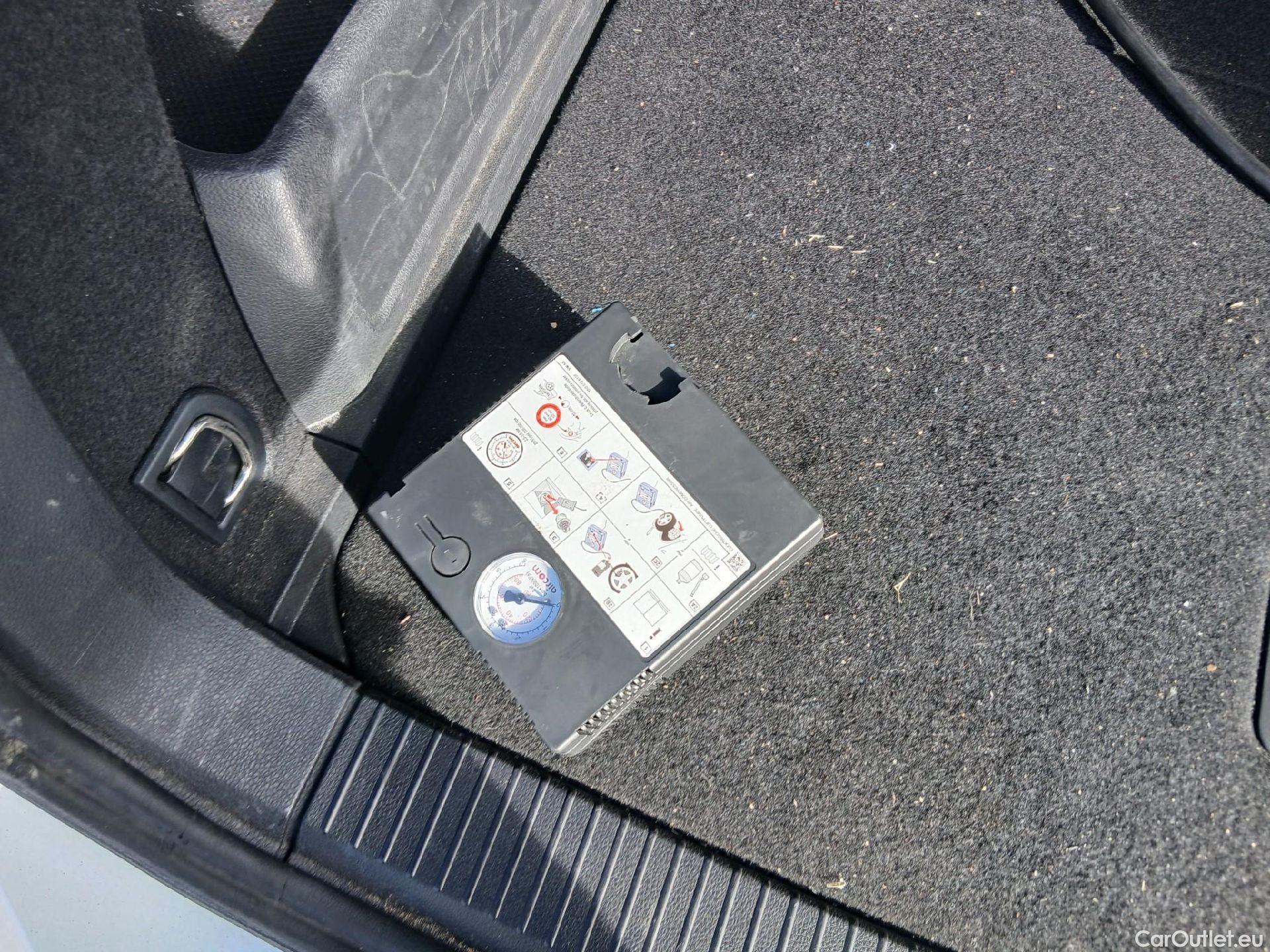  Volkswagen  Passat VOLKSWAGEN  / 2019 / 5P / familiar Variant GTE 1.4 TSI e-Power 115kW + 85kW #1