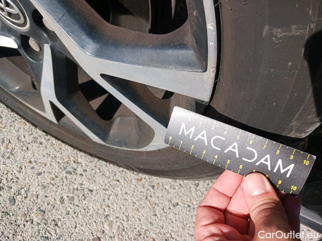  Toyota  C-HR TOYOTA  / 2016 / 5P / todoterreno 1.8 125H Advance (CX) #23