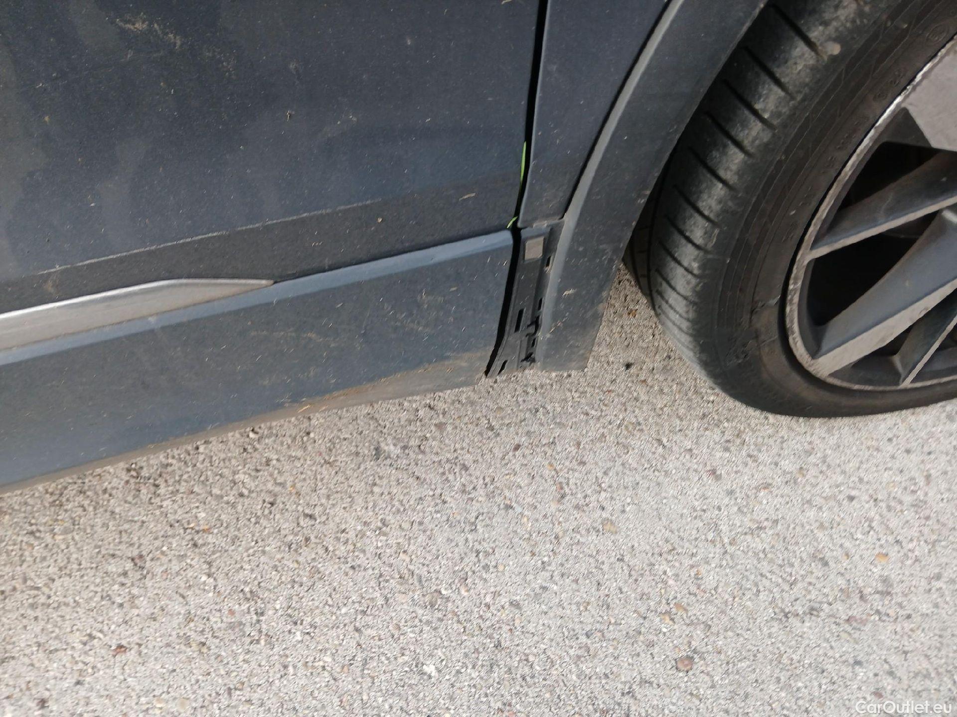  Volkswagen  Tiguan VOLKSWAGEN  / 2020 / 5P / todoterreno R-Line 2.0 TDI 110kW (150CV) DSG #78