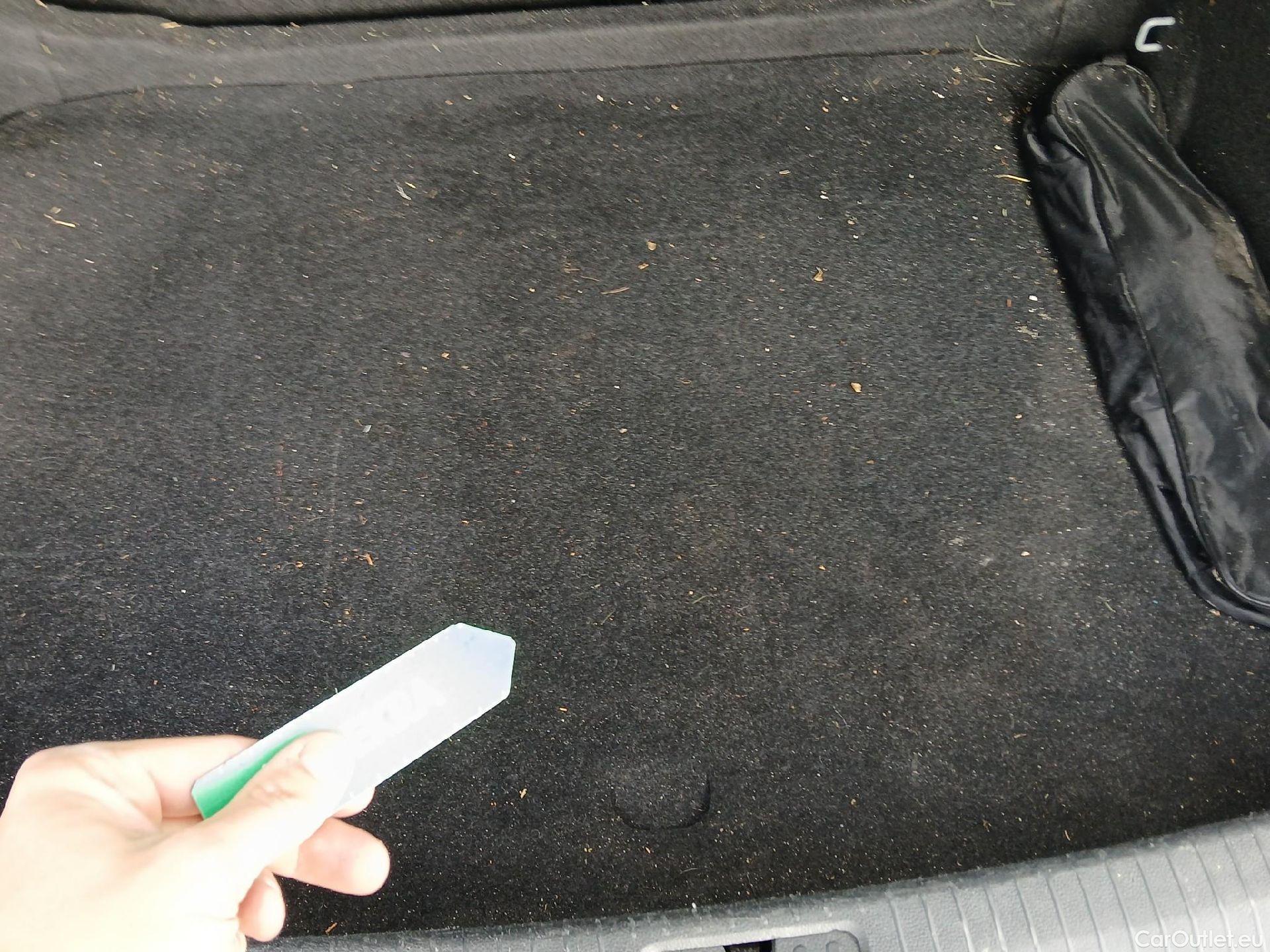  Volkswagen  Tiguan VOLKSWAGEN  / 2020 / 5P / todoterreno R-Line 2.0 TDI 110kW (150CV) DSG #92