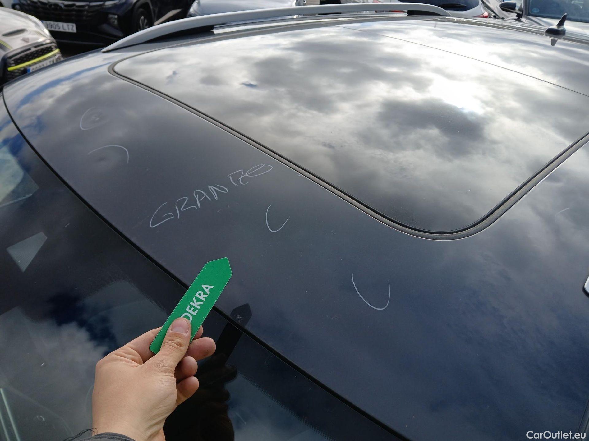  Volkswagen  Tiguan VOLKSWAGEN  / 2020 / 5P / todoterreno R-Line 2.0 TDI 110kW (150CV) DSG #36