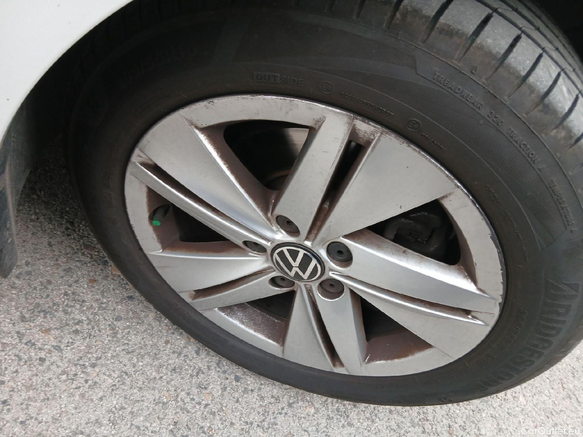  Volkswagen  Golf  VOLKSWAGEN / 2020 / 5P / berlina con portón 2.0 TDI 85kW (115CV) #15