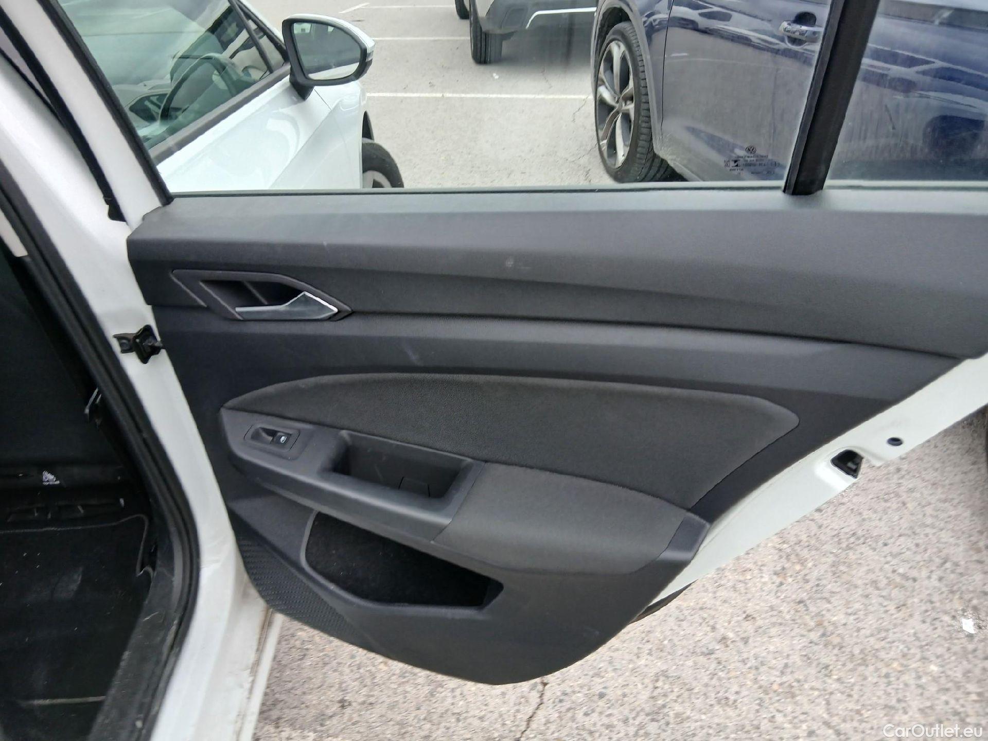  Volkswagen  Golf  VOLKSWAGEN / 2020 / 5P / berlina con portón 2.0 TDI 85kW (115CV) #14