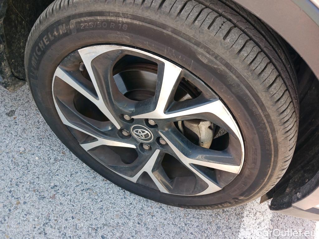  Toyota  C-HR TOYOTA  / 2016 / 5P / todoterreno 1.8 125H Advance (CX) #8