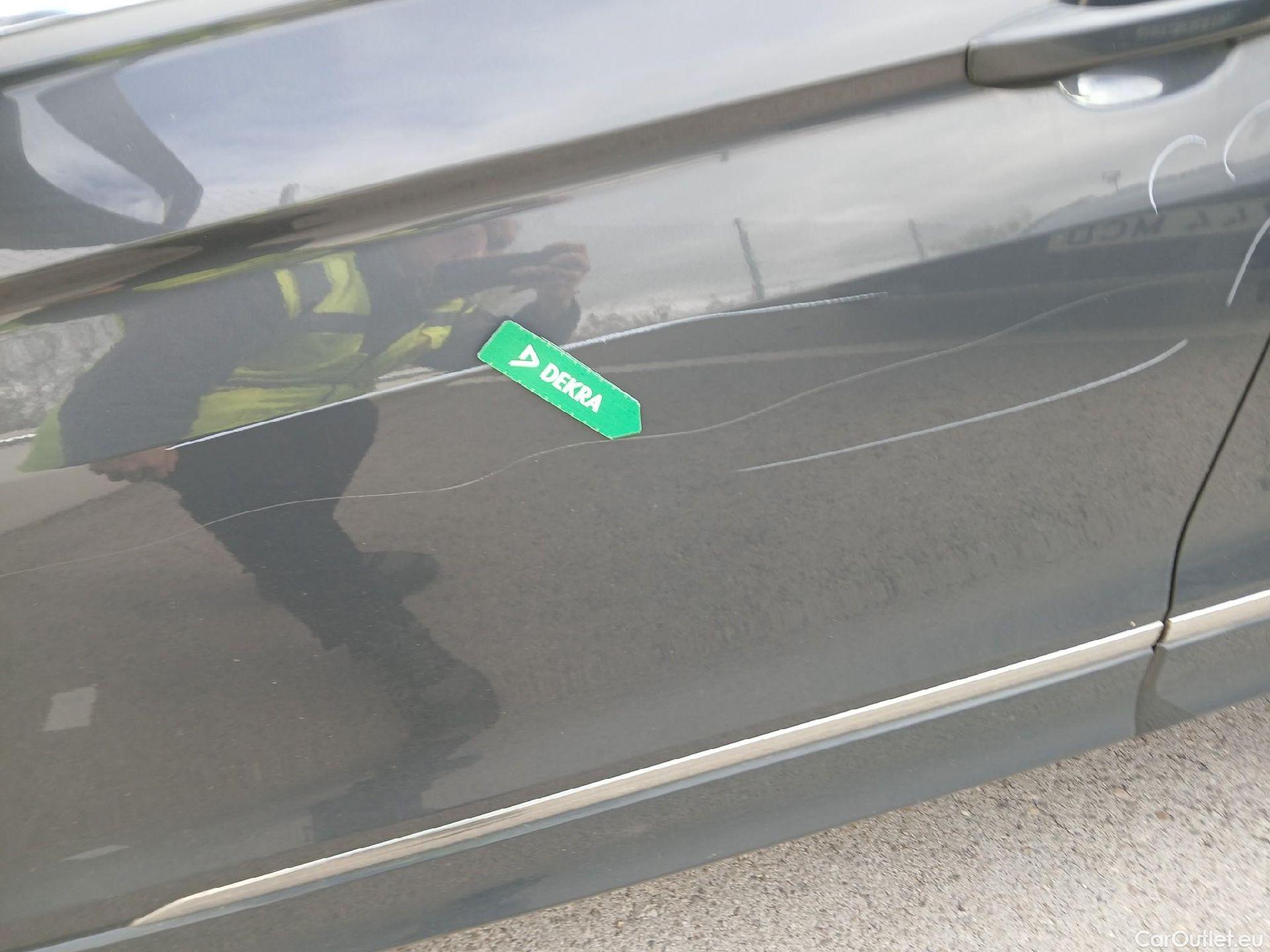  Volkswagen  Tiguan VOLKSWAGEN  / 2020 / 5P / todoterreno R-Line 2.0 TDI 110kW (150CV) DSG #24