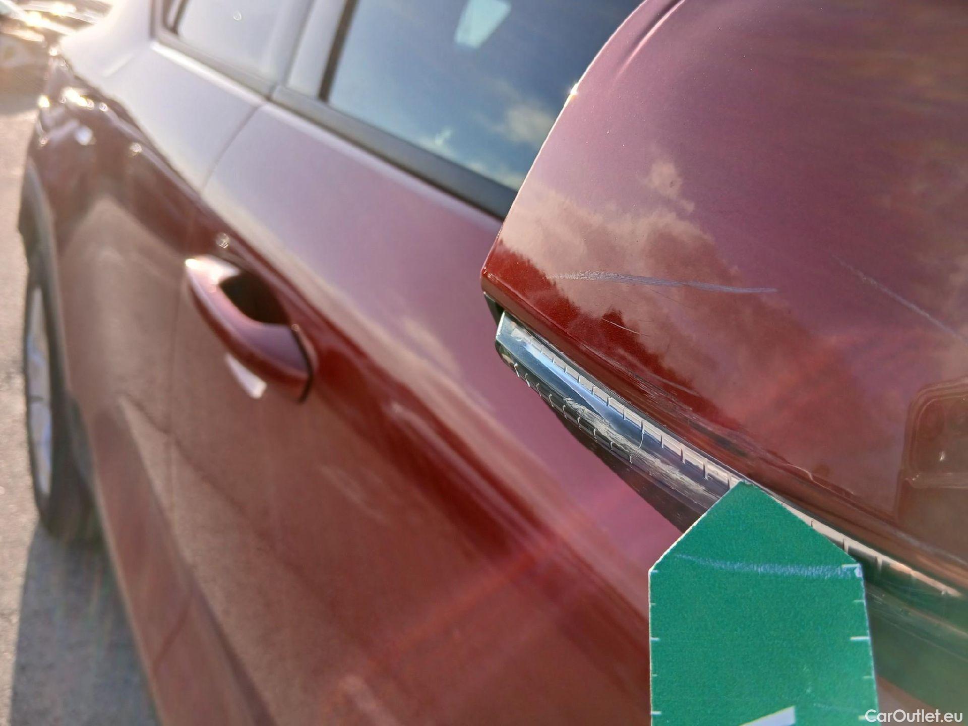  Volvo  XC 40 VOLVO XC40 / 2017 / 5P / todoterreno 2.0 D4 AWD Momentum Auto #33