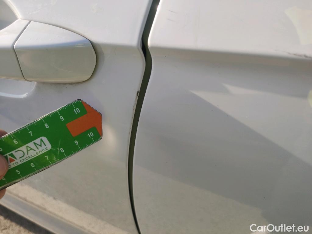  Volkswagen  Polo VOLKSWAGEN  / 2021 / 5P / berlina con portón Life 1.0 TSI 70kW (95CV) #4