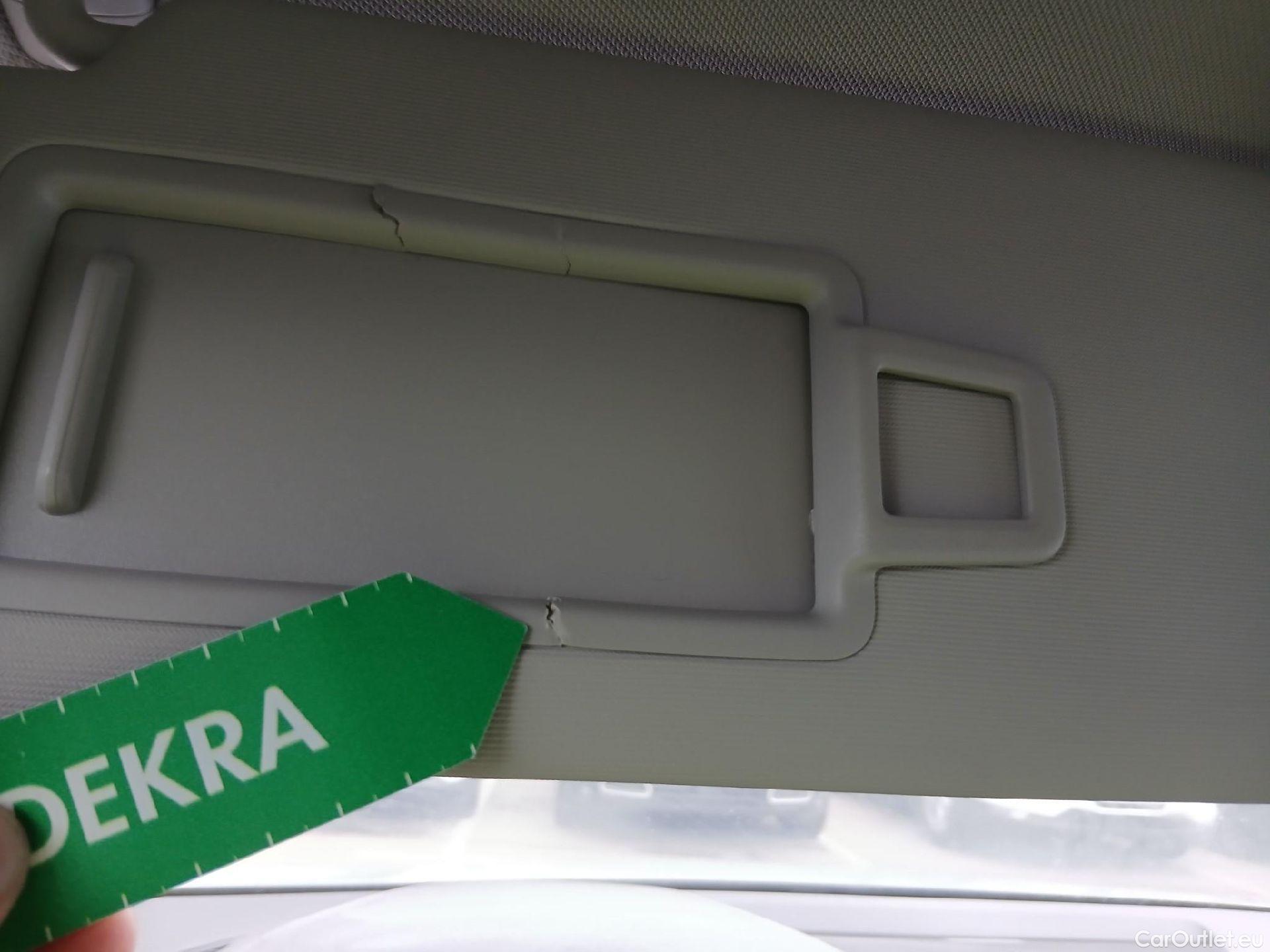  Volkswagen  Golf  VOLKSWAGEN / 2020 / 5P / berlina con portón 2.0 TDI 85kW (115CV) #2