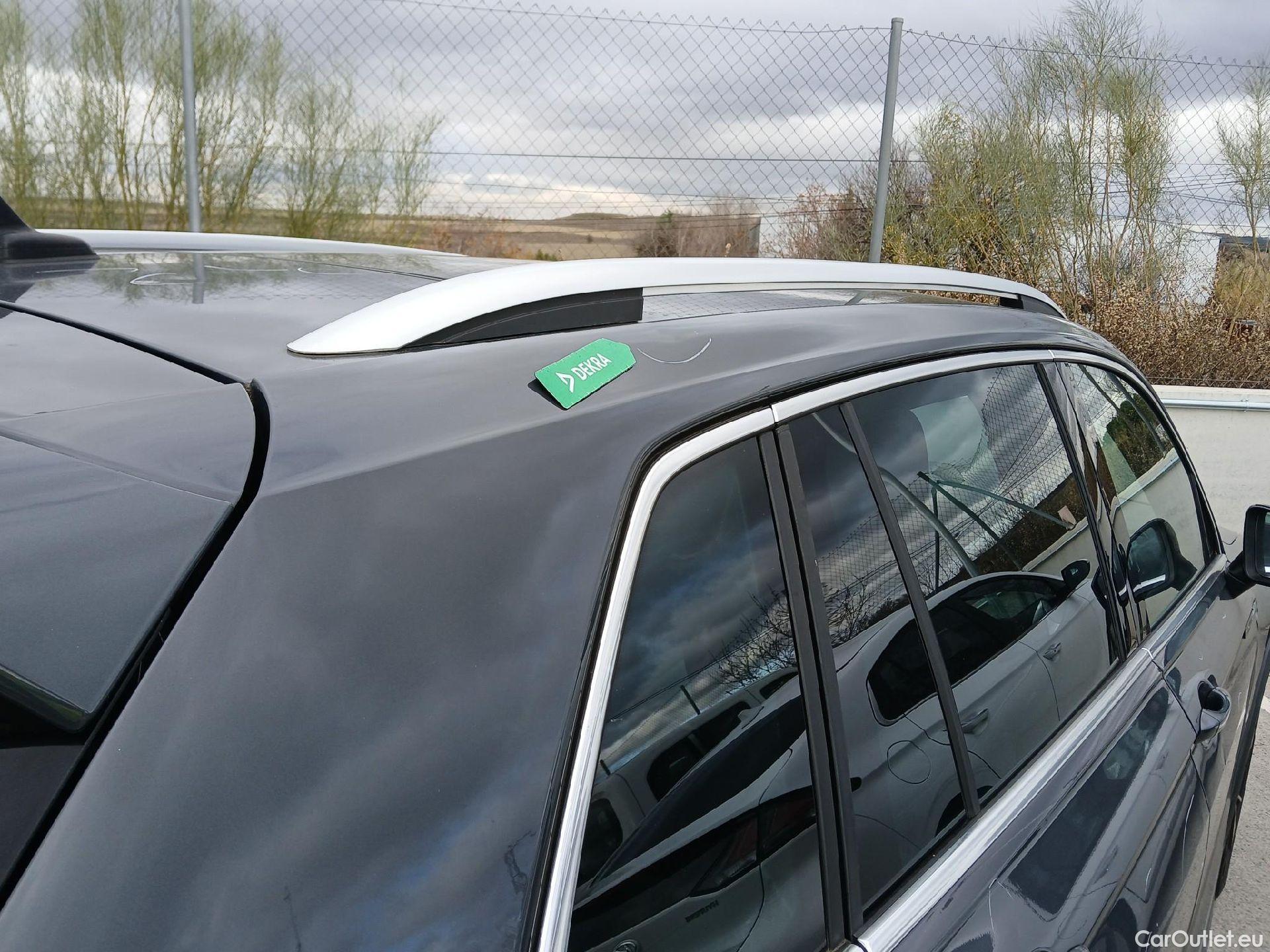  Volkswagen  Tiguan VOLKSWAGEN  / 2020 / 5P / todoterreno R-Line 2.0 TDI 110kW (150CV) DSG #61