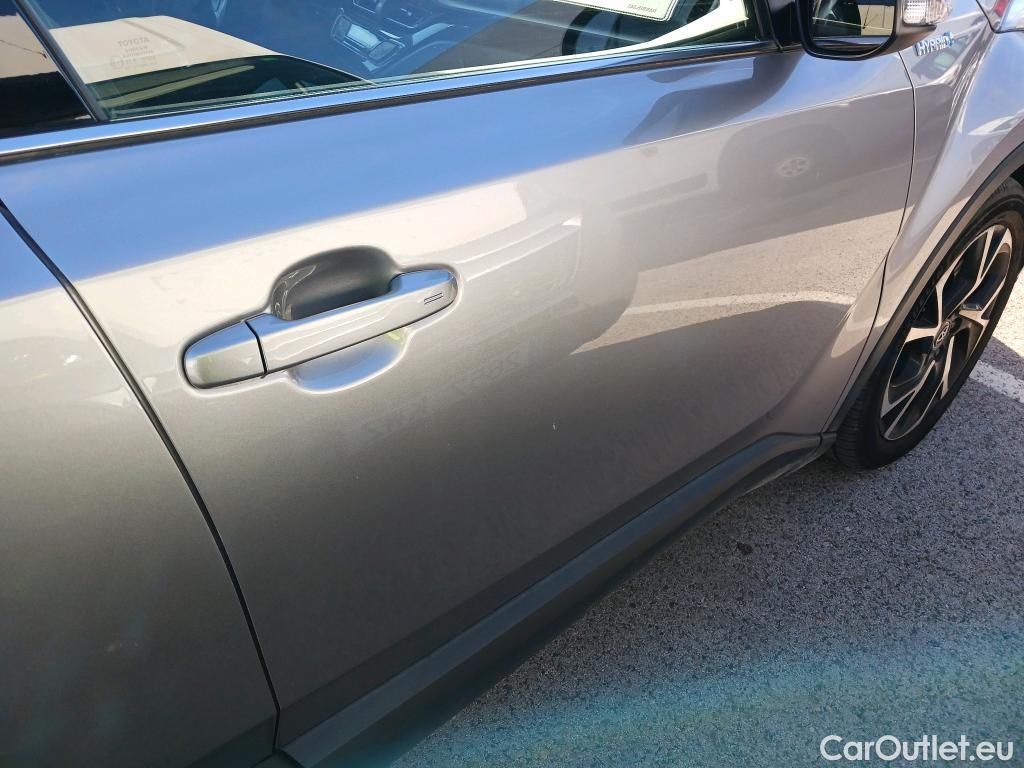  Toyota  C-HR TOYOTA  / 2016 / 5P / todoterreno 1.8 125H Advance (CX) #24