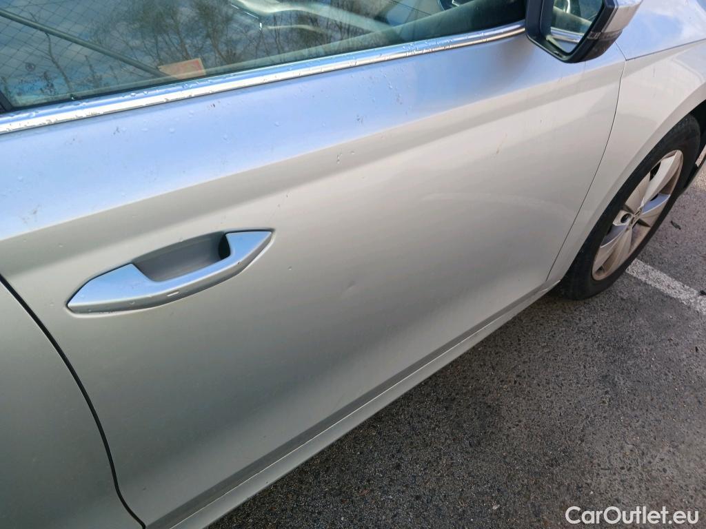  Skoda  Octavia SKODA  / 2020 / 5P / familiar Combi 2.0 TDI 110kW(150CV) DSG Ambition #1