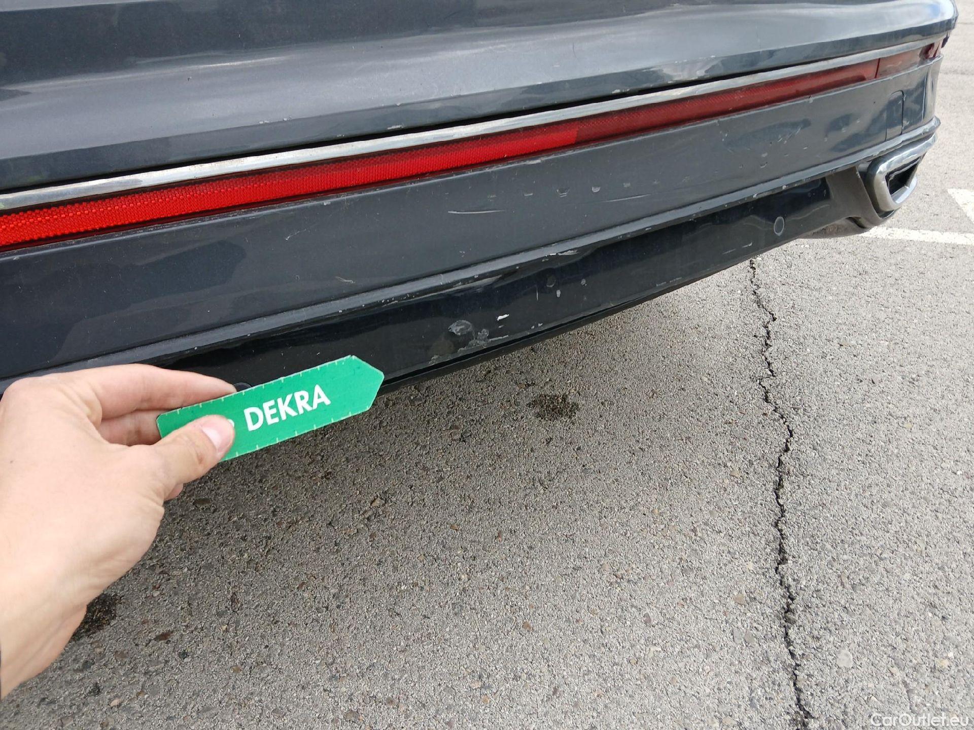  Volkswagen  Tiguan VOLKSWAGEN  / 2020 / 5P / todoterreno R-Line 2.0 TDI 110kW (150CV) DSG #48