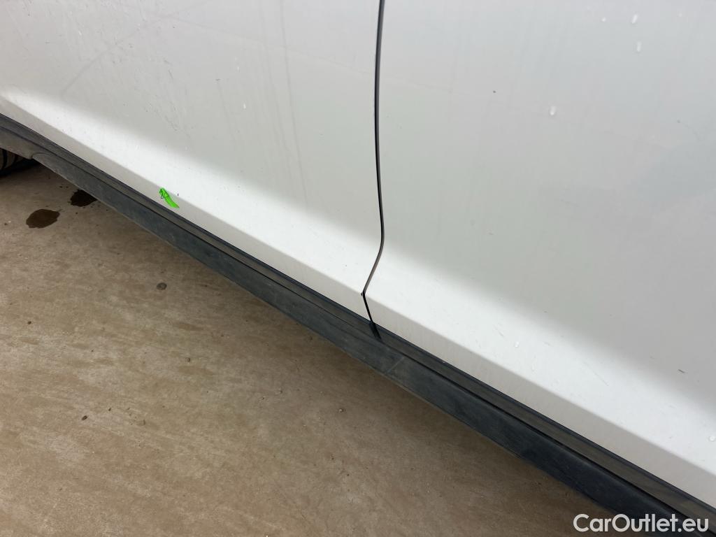  Hyundai  Tucson HYUNDAI  / 2018 / 5P / todoterreno 1.6 CRDI 85kW (116CV) 48V SLE 4X2(SP)(SL) #3