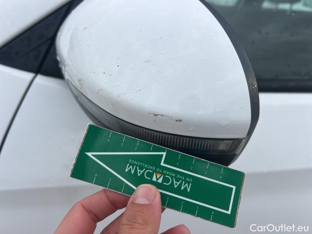  Hyundai  Tucson HYUNDAI  / 2018 / 5P / todoterreno 1.6 CRDI 85kW (116CV) 48V SLE 4X2(SP)(SL) #17