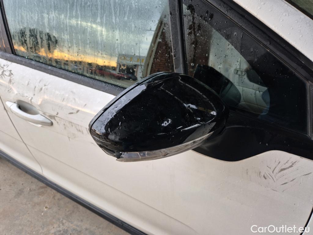  Citroen  C3 CITROEN  / 2016 / 5P / berlina con portón BlueHDi 73KW (100CV) S&S FEEL #38