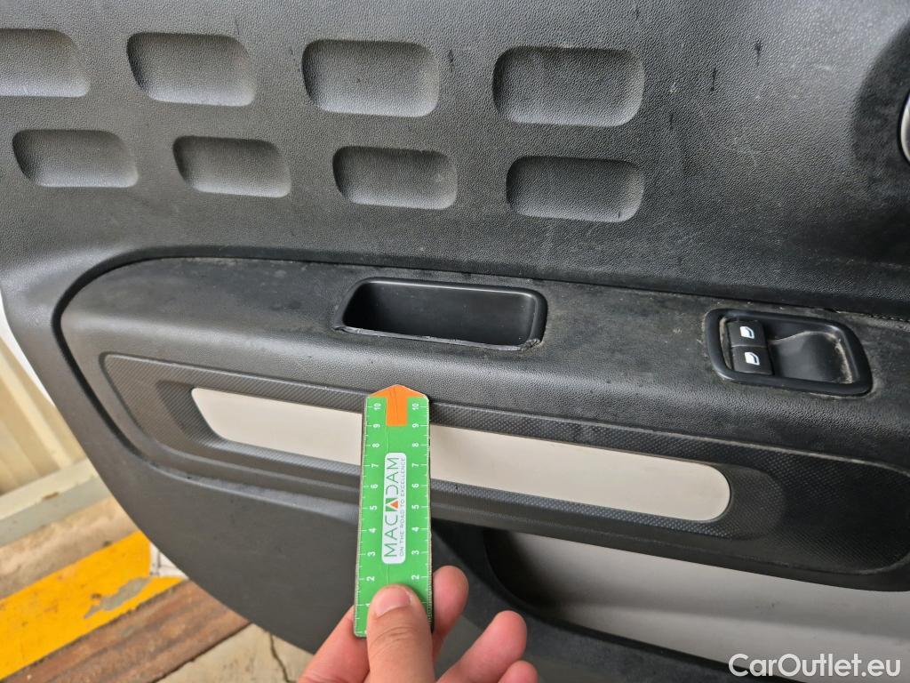  Citroen  C3 CITROEN  / 2016 / 5P / berlina con portón BlueHDi 73KW (100CV) S&S FEEL #16