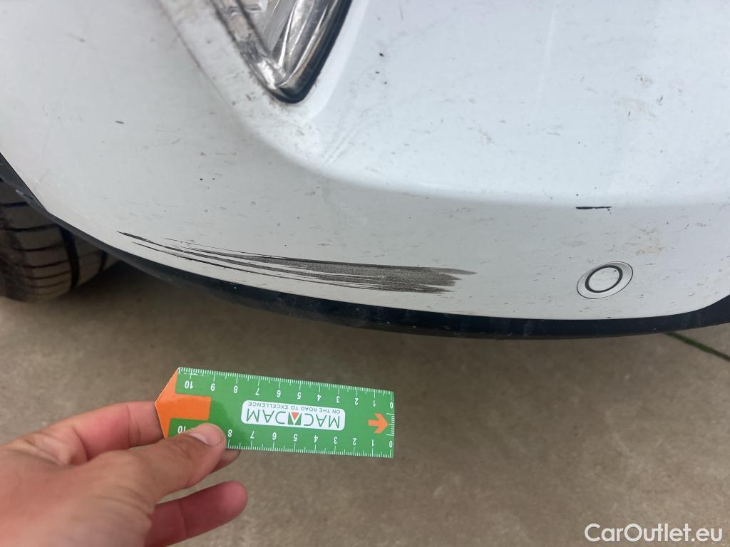  Ford  Kuga FORD  / 2019 / 5P / todoterreno Titanium 2.5 Duratec FHEV 140kW Auto #8