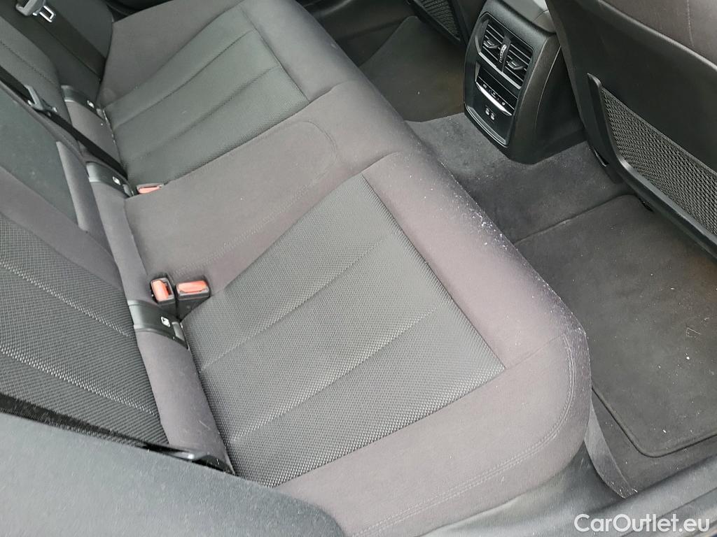  Bmw  Serie 3 BMW  / 2015 / 5P / familiar 318d Touring #9