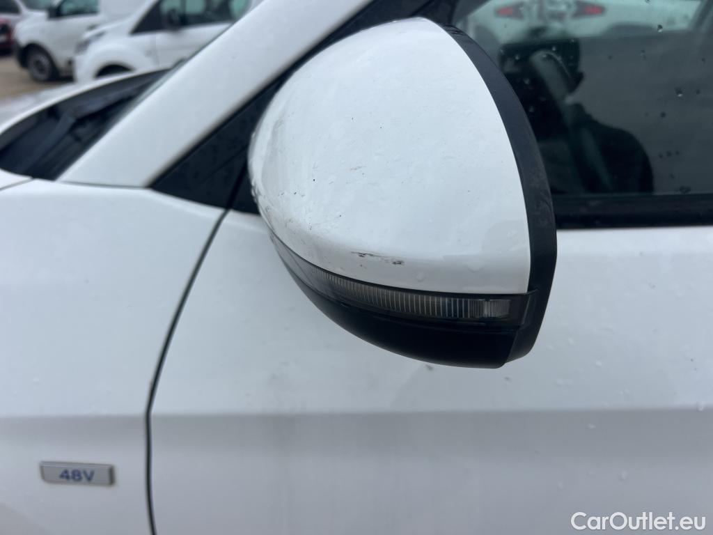  Hyundai  Tucson HYUNDAI  / 2018 / 5P / todoterreno 1.6 CRDI 85kW (116CV) 48V SLE 4X2(SP)(SL) #16