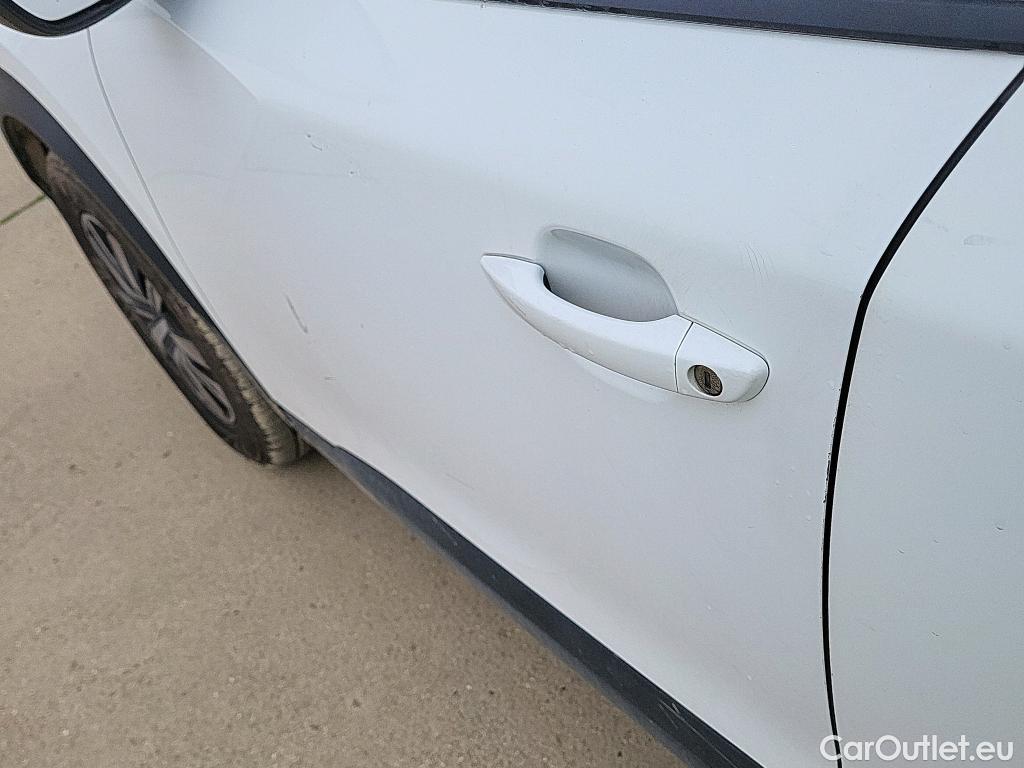  Peugeot  2008 PEUGEOT  / 2019 / 5P / todoterreno Active BlueHDI 100 S&S BVM6 #3